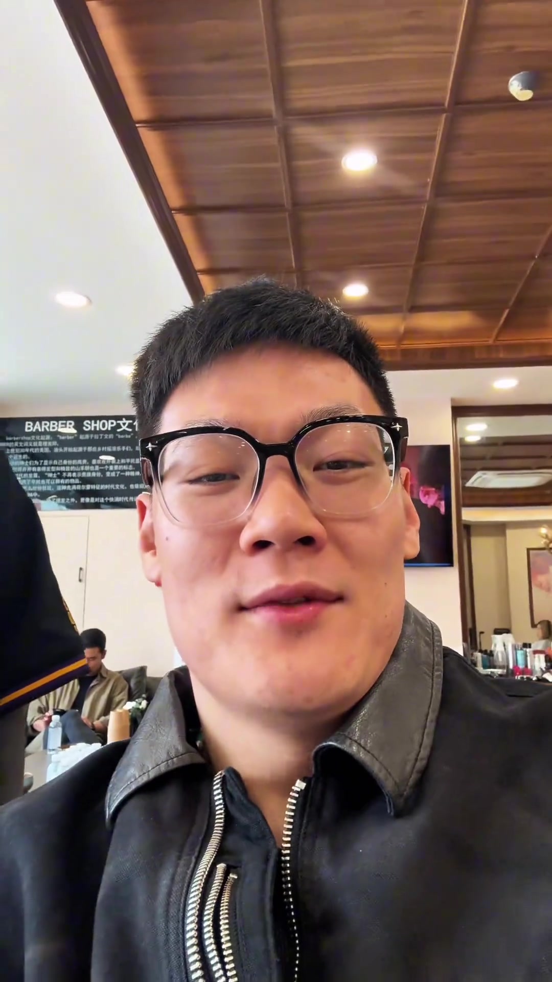从头开始?张宁更新社媒晒日常随笔:假期第一步