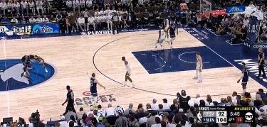 玩火!爱德华兹连续出现失误 勇士利用反击连投带罚迫近比分