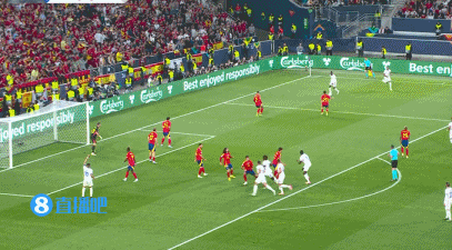 登贝莱倒三角做球，特奥劲射中框